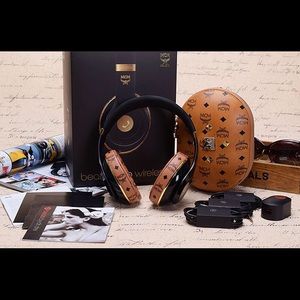 Beats Studio2 Wireless (MCM Special Edition)